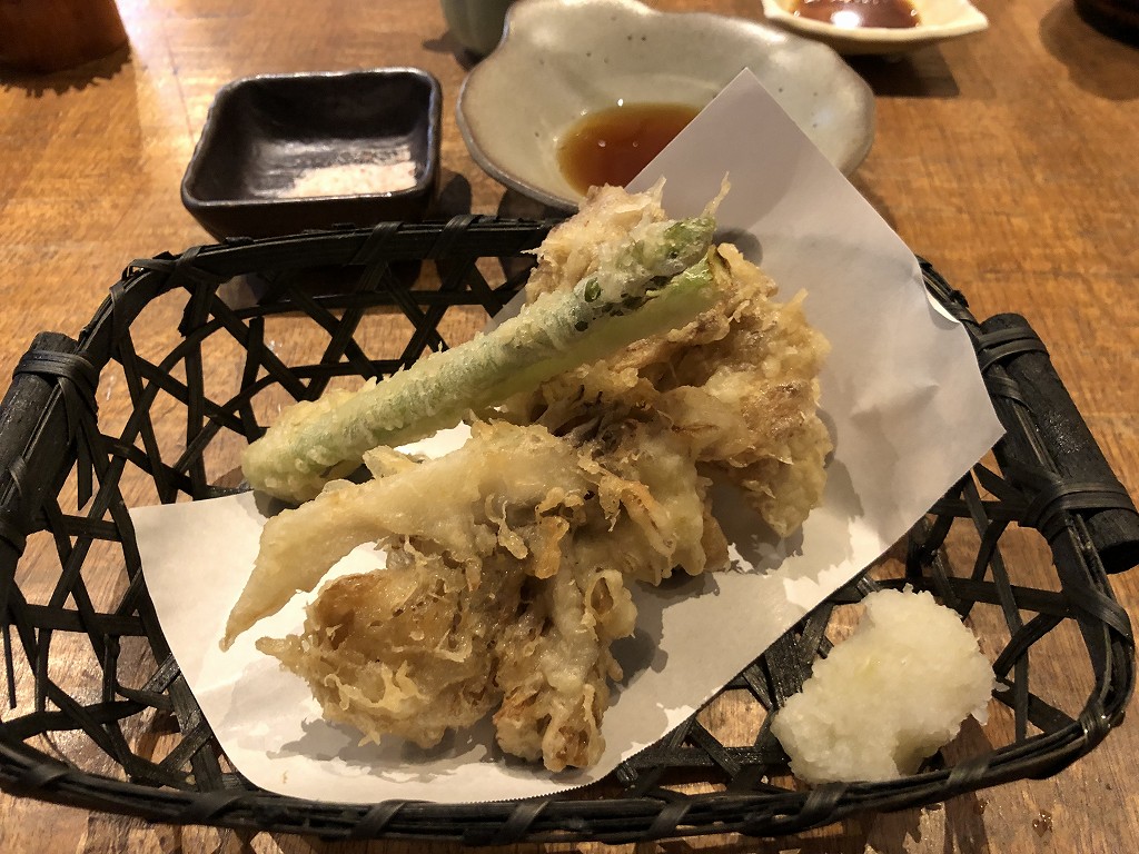 王子の「すし遊 みかわ」のアスパラと舞茸の天ぷら