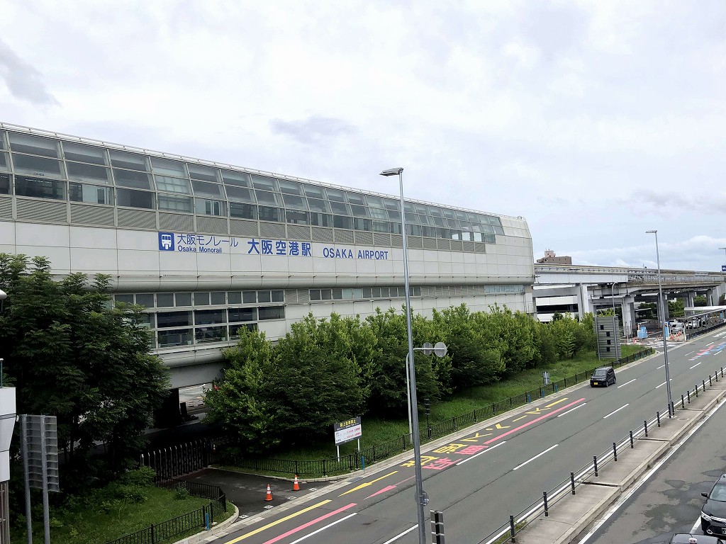 大阪モノレールの伊丹空港駅1