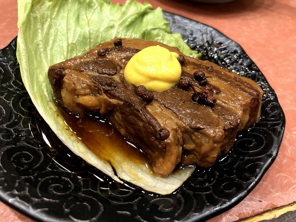 JR茨木駅近くの水餃子の店「ハルビン」の角煮