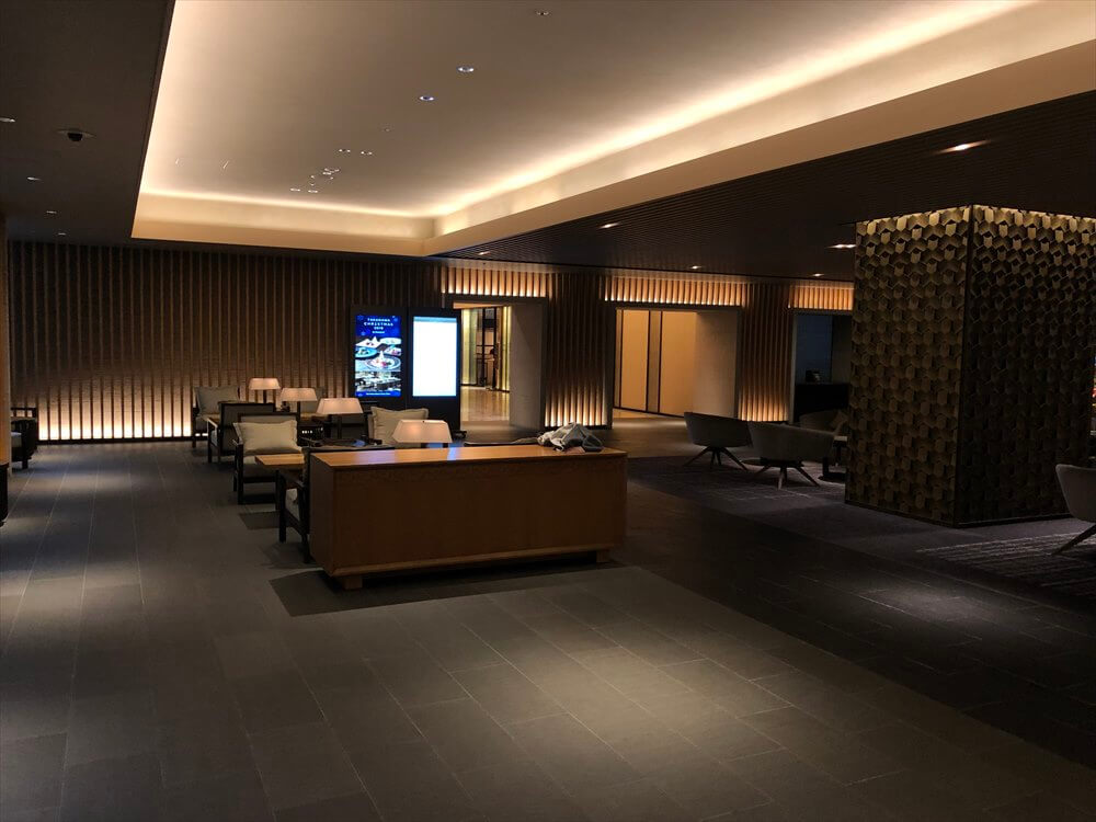 ザ・プリンス さくらタワー東京のフロント前2