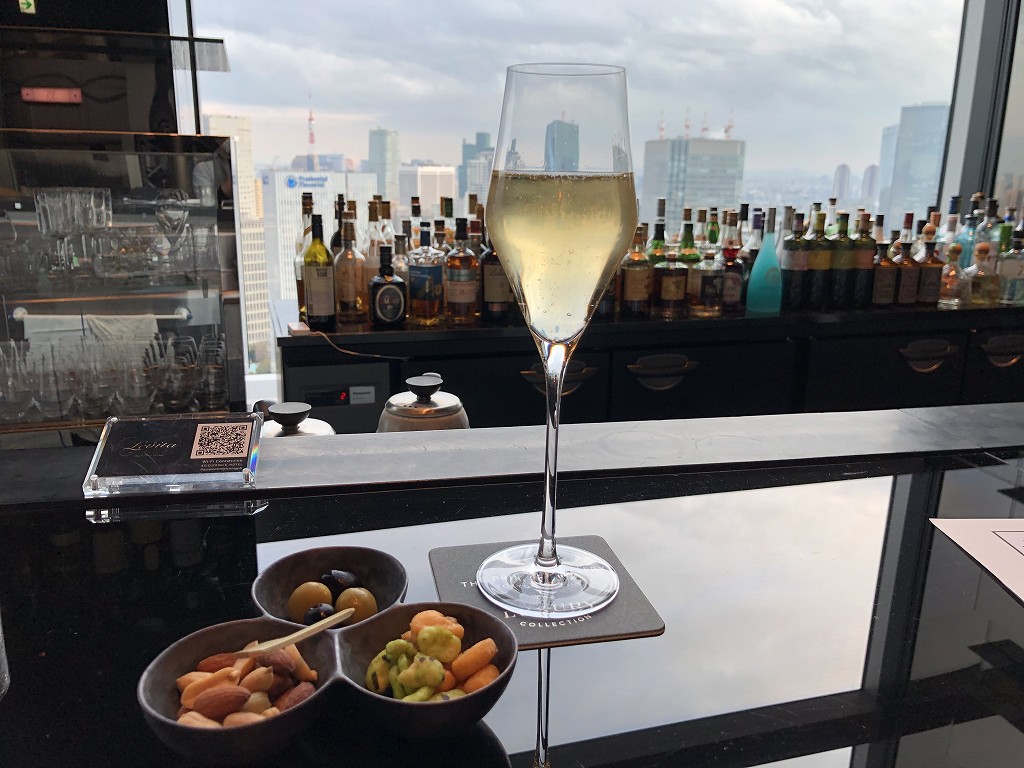 ザ・プリンスギャラリー東京紀尾井町の「Sky Gallery Lounge Levita」でシャンパン2