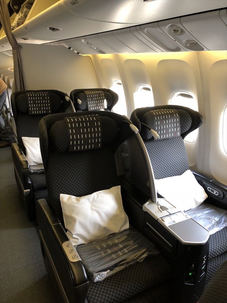 JAL SKY RECLYNERの座席1