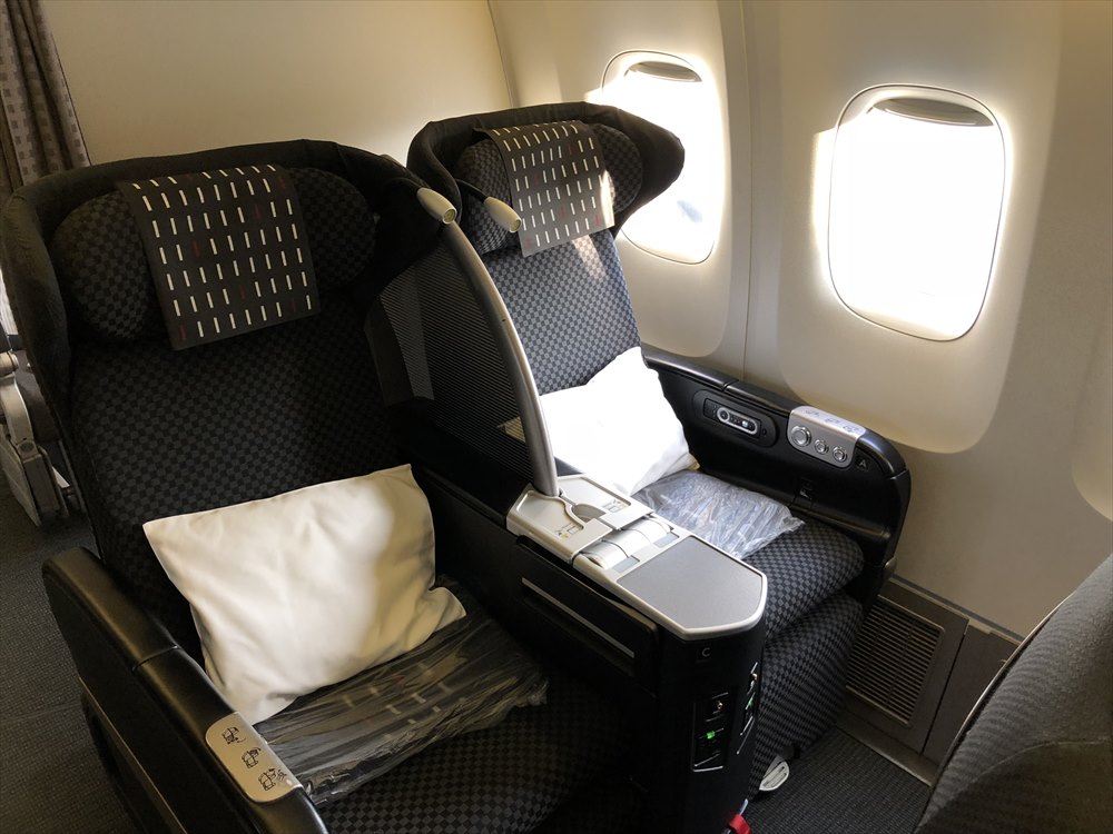 JAL SKY RECLYNERの座席2