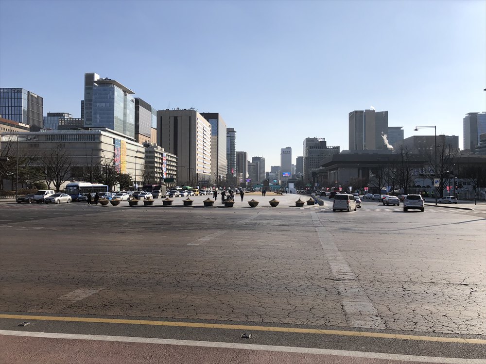 ソウルの光化門前の道路