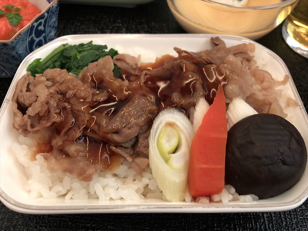 JAL94便（ソウル金浦-羽田）ビジネスクラスの機内食2