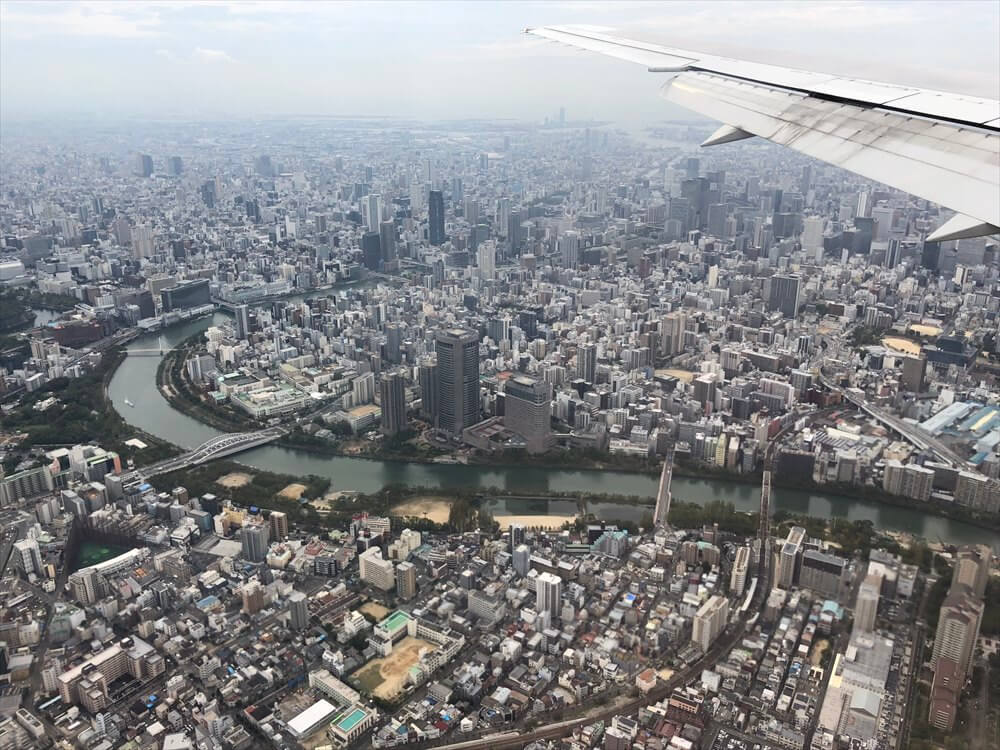 JAL115便から見た大阪の高層ビル1