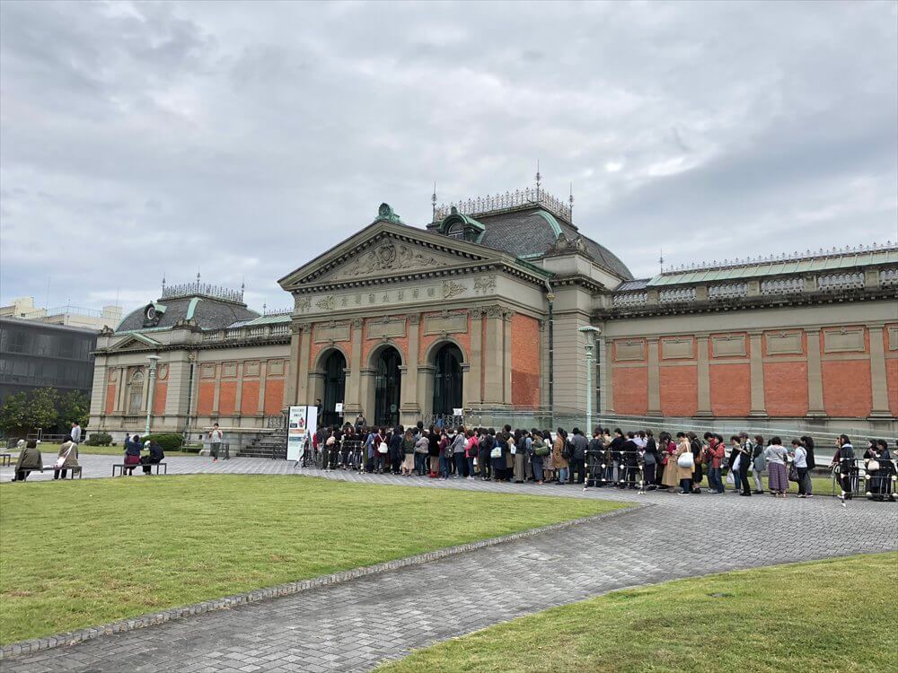 京都国立博物館の「刀剣乱舞」コラボ展示の行列1