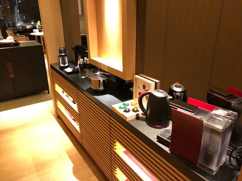 リッツカールトン京都のグランドデラックス カモガワリバービューの紅茶マシン
