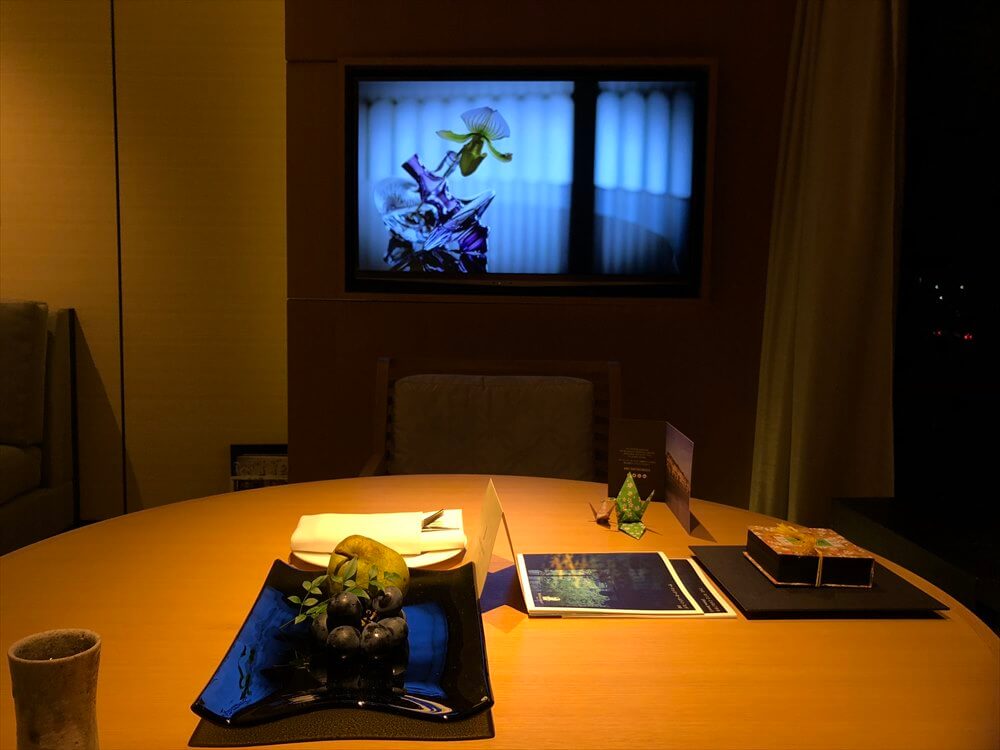 リッツカールトン京都のグランドデラックス カモガワリバービューのテレビ