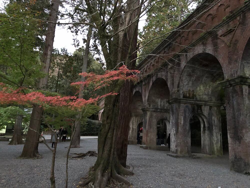 南禅寺の水路閣の紅葉1