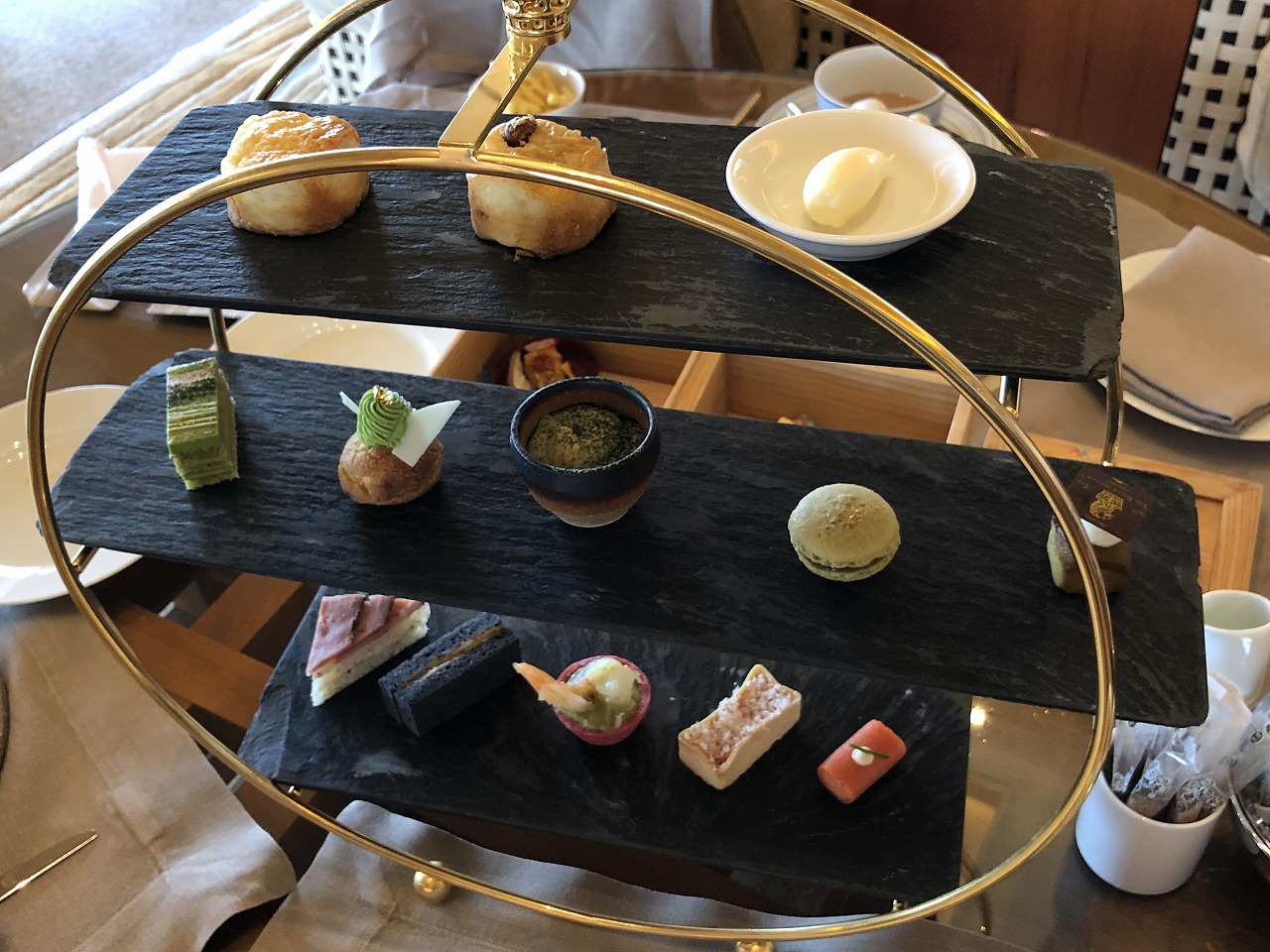 リッツカールトン沖縄の緑茶アフタヌーンティ1