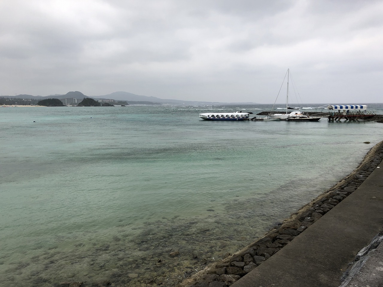 海中展望塔への道1
