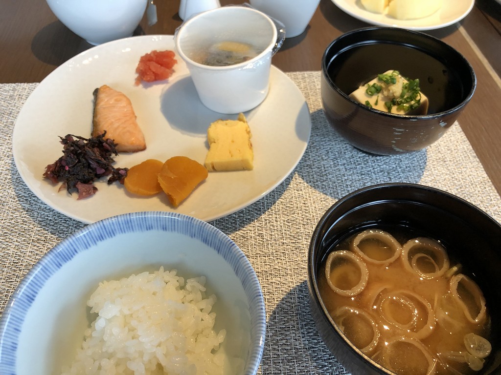 リッツカールトン東京のビュッフェ形式の和食