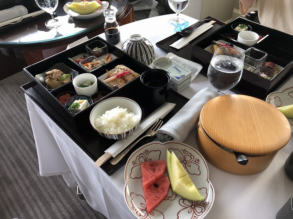 コロナ禍におけるリッツカールトン東京のインルームダイニング