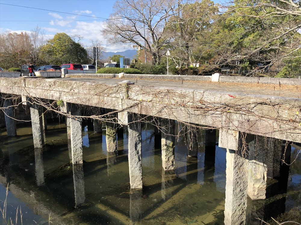 多布施川に架かる栴檀橋1