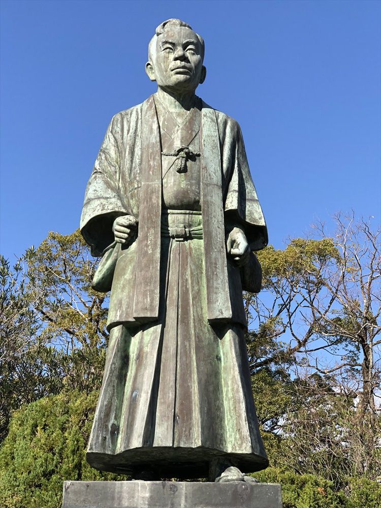 神野公園の江藤新平像2