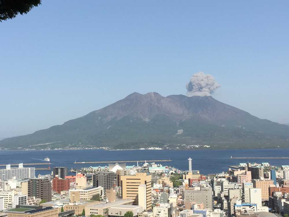 2015年4月17日の桜島噴火画像