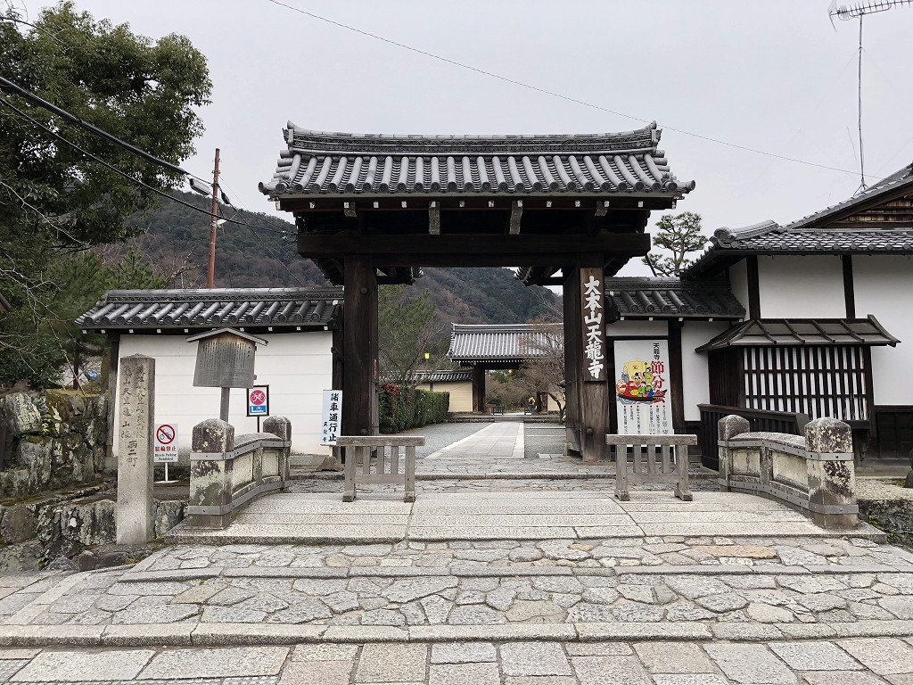 朝8時の天龍寺1