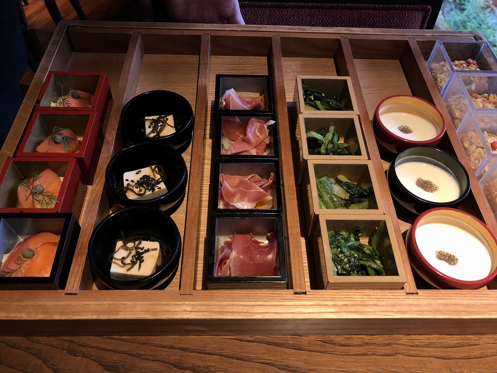 翠嵐ラグジュアリーコレクションホテル京都の朝食の小鉢