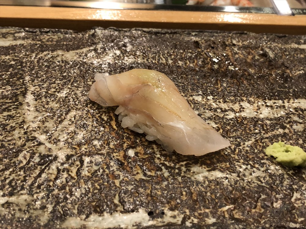 札幌の鮨 西光の平目の昆布締め
