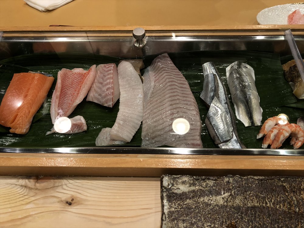 札幌の鮨 西光のネタケース1