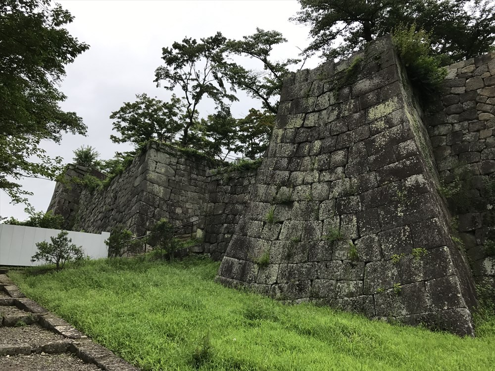 白河小峰城の石垣2