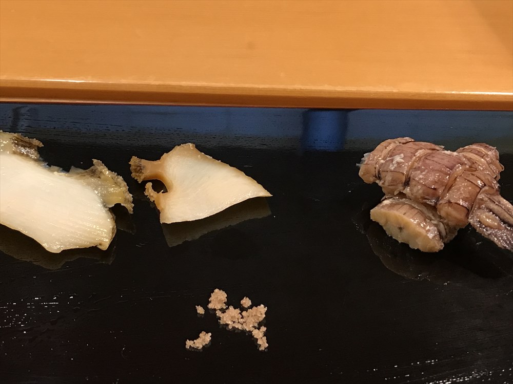 小判寿司のアワビにシャコ