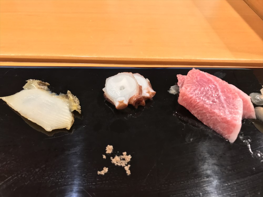 小判寿司のタコ、大トロ
