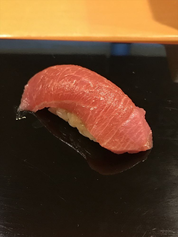 小判寿司のマグロ