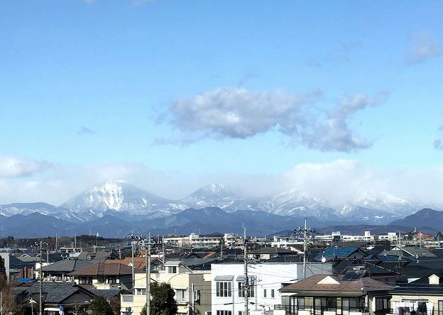 東北新幹線から見た日光連山