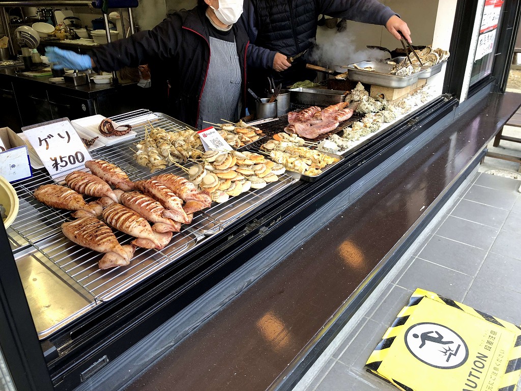 松島海岸のゲソを売る店