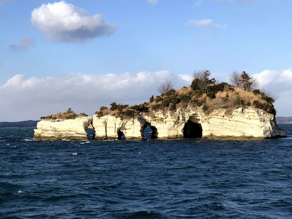 凝灰岩でできた多島海の松島湾2
