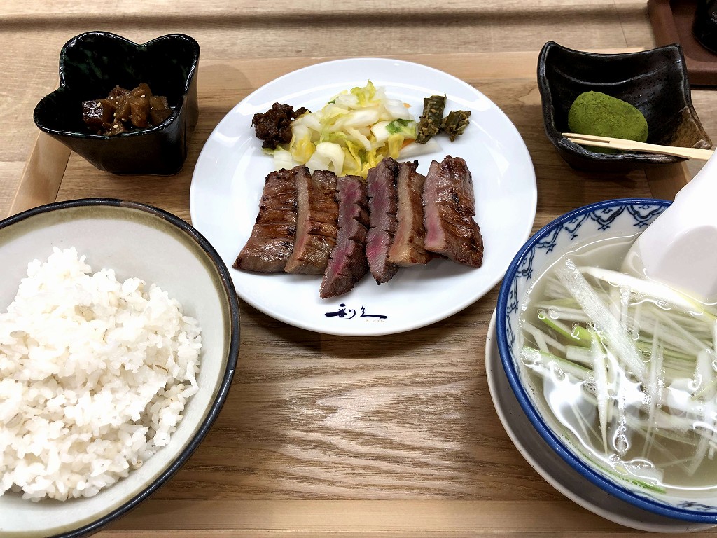 牛たん炭焼 利久 本町店の牛タン
