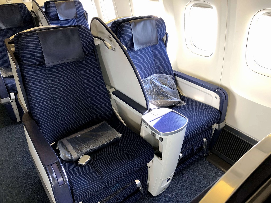 ANAのボーイング767-300ERのビジネスクラス