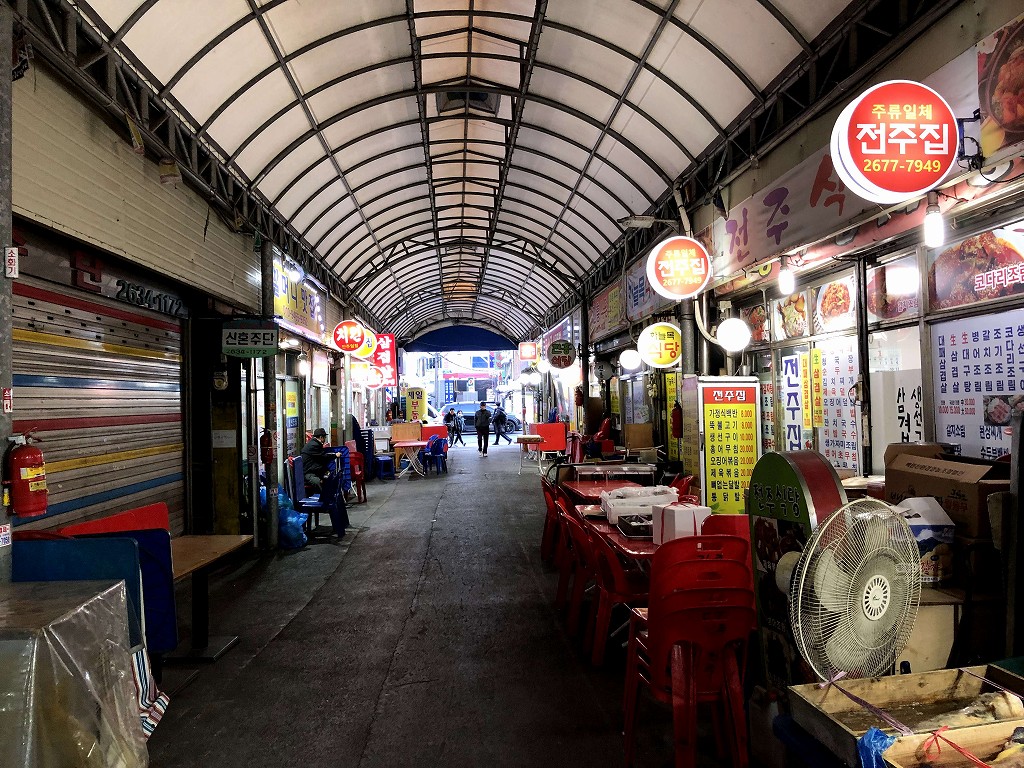 ヨンドゥンポ伝統市場のグルメ通り2