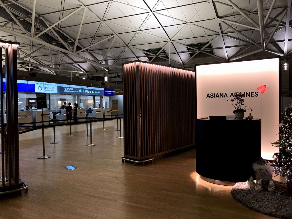 インチョン空港のアシアナ航空のチェックインカウンター