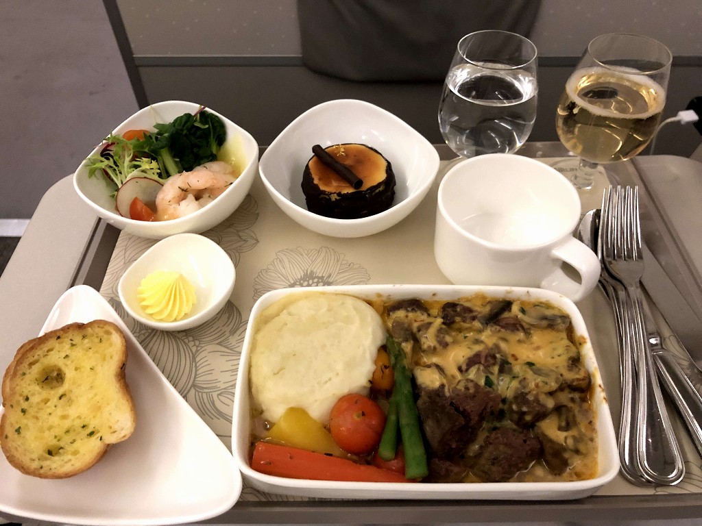 アシアナ航空178便のビジネスクラスの機内食