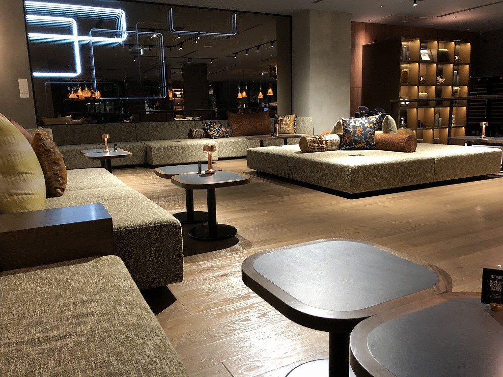 sequence KYOTO GOJOの「THE TASETE」のソファ席