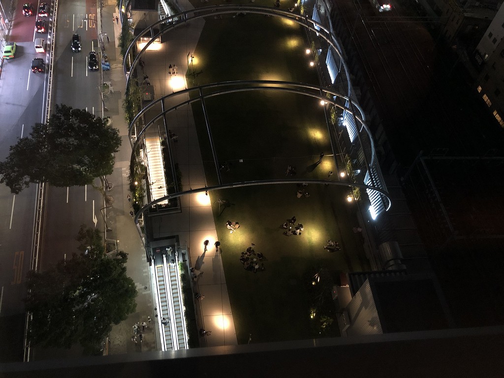 sequence MIYASHITA PARKからのミヤシタパーク側の夜景2