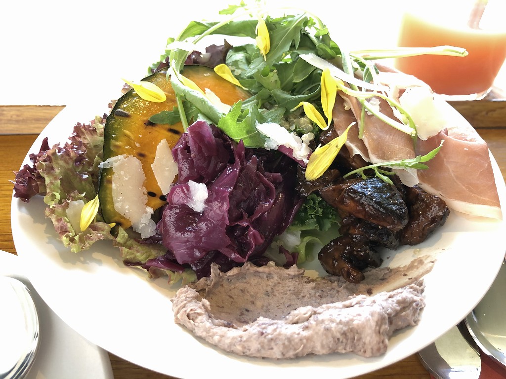 sequenceのDongxi Restaurantの朝食の前菜とヨーグルト2