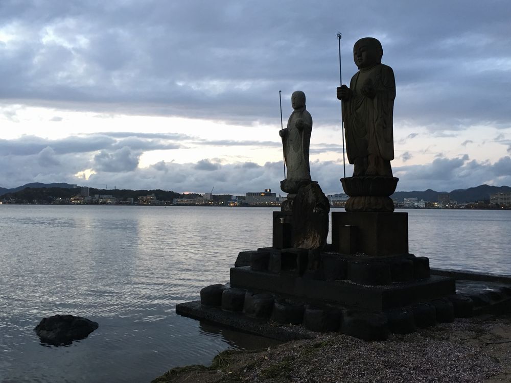 宍道湖の袖師地蔵