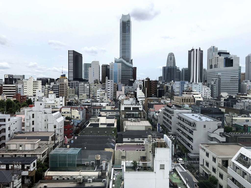 レンブラントキャビン新宿新大久保から歌舞伎町方面
