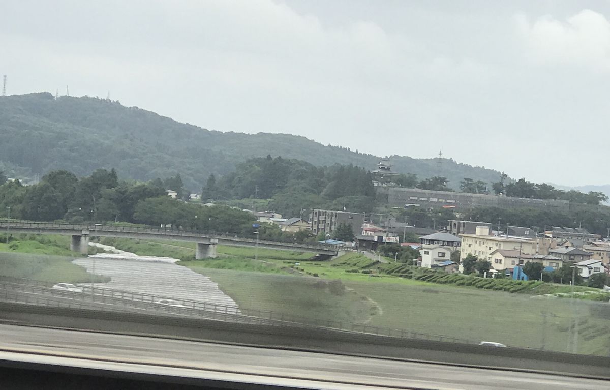 新幹線から白河小峰城