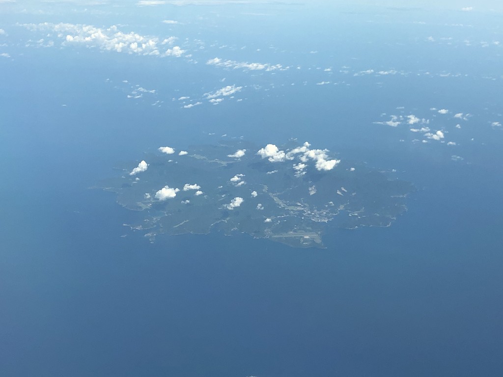 ANA861便から見た隠岐の島1