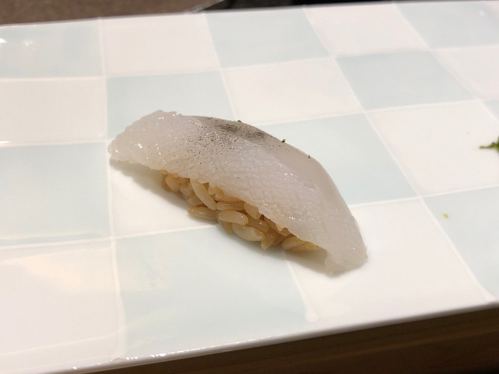 ソウルの「鮨 海信」のアオリイカ