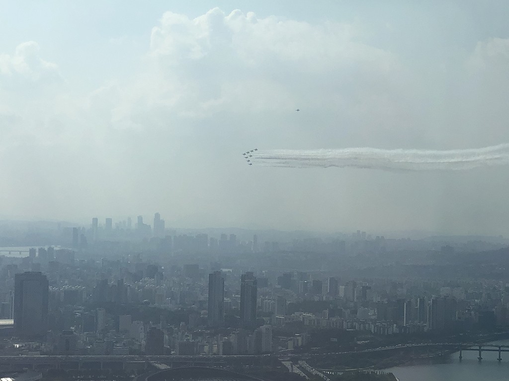 シグニエルソウルから見えた戦闘機