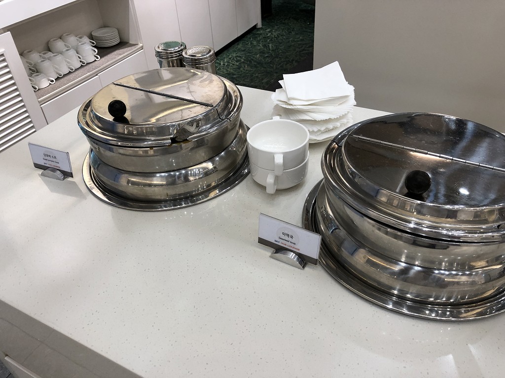 ソウル金浦空港のSKY HUB LOUNGEのスープ