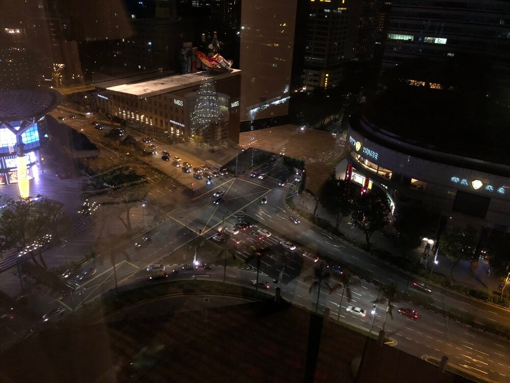 シンガポール マリオット タン プラザ ホテルからの眺め（夜）