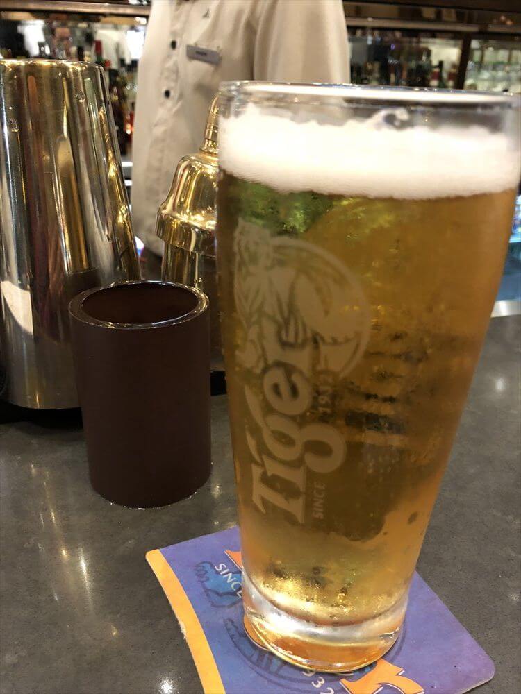 クロスロードカフェでタイガービール