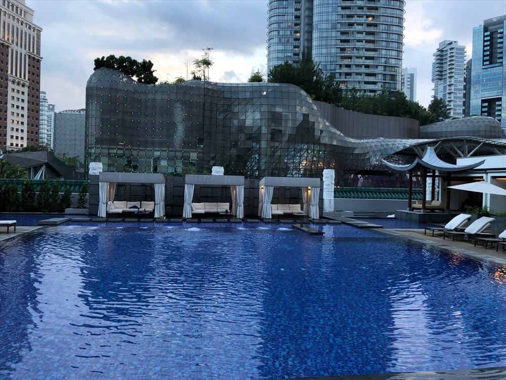 シンガポール マリオット タン プラザ ホテルのプール1